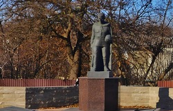 На ремонт 10 военных памятников в Белгороде потратят три миллиона  рублей 