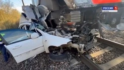 Легковушка влетела под электропоезд в Белгородском округе