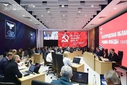 «Жители нам доверяют»: Гладков поздравил муниципальных служащих с профессиональным праздником 