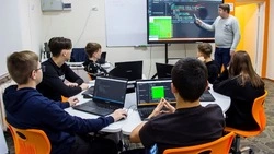 Гладков сообщил о выделении 50 школьникам губернаторской стипендии за успехи в IT-сфере в 2025 году 