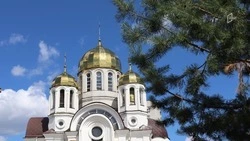 Вячеслав Гладков с супругой поздравили белгородцев с Вербным воскресеньем