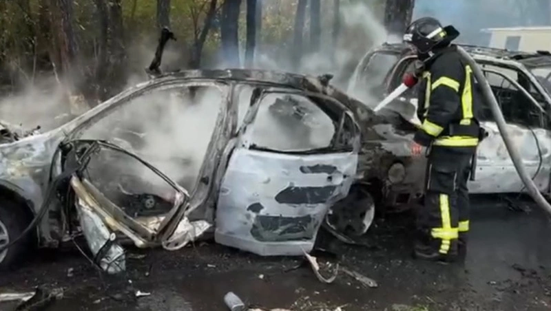 Два автомобиля загорелись при ракетном ударе по Белгородскому району 
