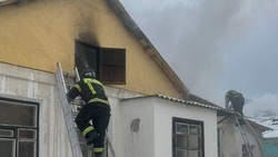 Крыша частного дома загорелась на улице Апанасенко в Белгороде