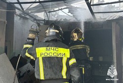 Автосервис сгорел на северо-западе Белгорода