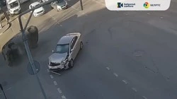 В сети появились кадры ДТП с перевёртышем в центре Белгорода