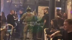 Белгородец обратился в больницу после задержания во время рейда в ресторане Старого Оскола