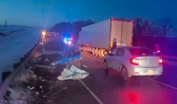 Ехавший из Белгорода грузовик насмерть сбил двух человек в Курской области