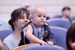 Гладков заявил о продлении выплат белгородским студенческим семьям при рождении ребёнка