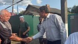 Отселение Мокрой Орловки и рации для жителей:Гладков посетил приграничные сёла Грайворонского округа