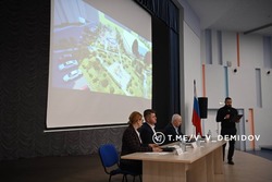 Мэрия Белгорода показала жильцам разрушенного ударом ВСУ дома проект восстановления