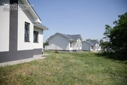 Губернатор Гладков вручил ключи от новых домов белгородским многодетным семьям