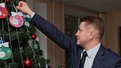 Мэр Валентин Демидов лично исполнит новогодние желания двух белгородок