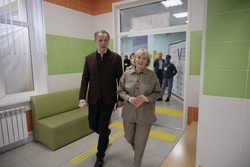«Сделали свой выбор»: губернатор Гладков вместе с женой проголосовали на выборах президента РФ 
