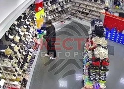 Белгородские полицейские нашли нахулиганившего в торговом центре подростка