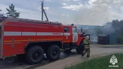 Спасатели вызволили из пожара 37-летнюю женщину в Губкине