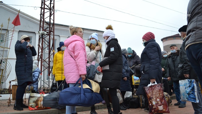 Обстановка на границе белгородской области сейчас. Беженцы из Белгородской области. Беженцы из Белгорода. Беженцы из Украины в Белгороде. Поезд с беженцами Белгород.