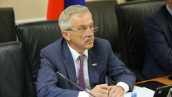 Вячеслав Гладков поздравил своего предшественника Евгения Савченко с юбилеем