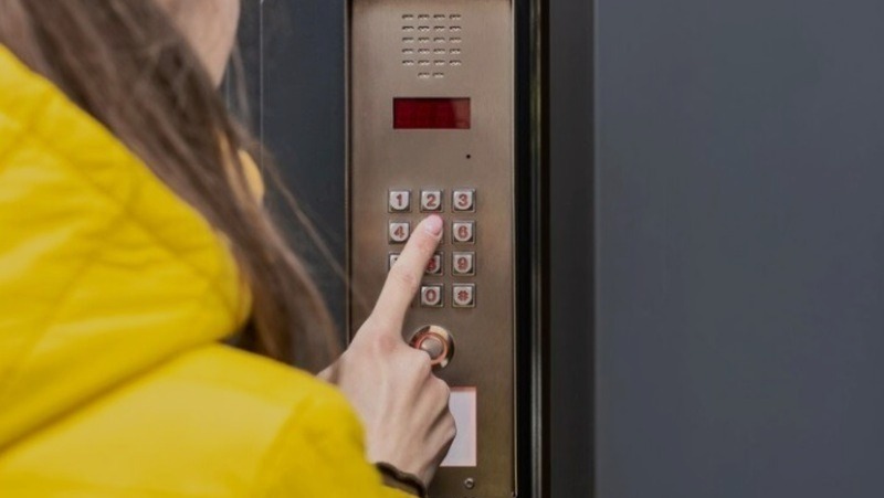 Оснащение подъездов МКД контроллерами открывания дверей в Белгороде обойдётся в 28 млн рублей