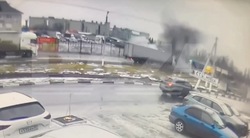 SHOT: Осколки ракеты попали под фуру и едва не убили водителя в Белгороде