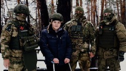 Бойцы отряда самообороны исполнили новогоднее желание подростка из Шебекинского округа