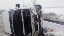 Двое пострадавших: в Ровеньском районе маршрутка столкнулась с «КамАЗом» коммунальщиков