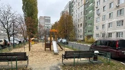 Пристегнувший ребёнка к мусорной урне белгородец получил год колонии за угрозу убийством