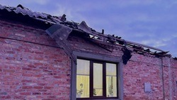 Частный дом и гараж повреждены после взрыва дрона-камикадзе в Валуйском округе