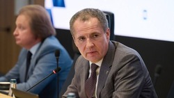 «Мы одни из лидеров в стране»: Гладков призвал не сбавлять темпы выдачи соцконтрактов