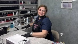 Многодетная мама из Ракитянского округа расширила свой бьюти-бизнес благодаря соцконтракту