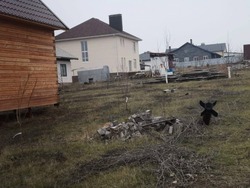 Белгородка попросила убрать со двора лежащий третий день разгонный блок от ракеты