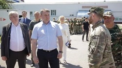 Александр Шуваев посетил Центр патриотического воспитания в Новооскольском округе