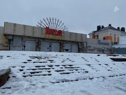 Заброшенное казино «Плаза» начали сносить в Центральном парке Белгорода