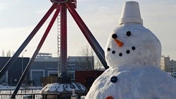 Снеговик-гигант появился в одном из парков Белгорода