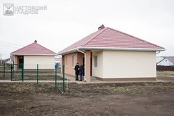 Гладков предложил выдавать бесплатные земельные участки желающим построить дом участникам СВО
