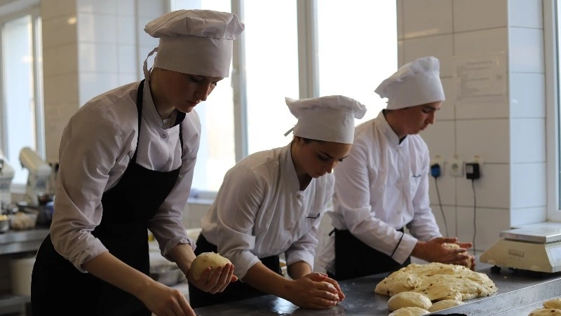 В школах Белгородской области планируется внедрить проект «День белгородской кухни» в 2026 году