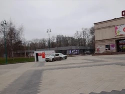 Белгородка пожаловалась на превращающийся в парковку Центральный парк облцентра