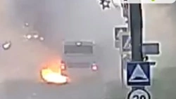Пассажирский автобус загорелся в районе БГТУ имени Шухова