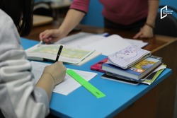 Губернатор Гладков поздравил 39 стобалльников и пригласил их работать в Белгородскую область