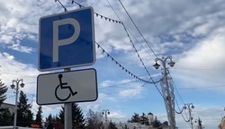 Главу Яковлевского округа обязали оборудовать парковочные места для инвалидов