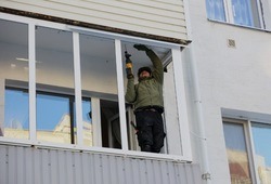 За неделю в Белгороде остекление восстановили в 99% пострадавших при обстрелах домов 