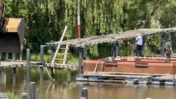В парке «Берега» в Белгороде начали монтировать надводные террасы