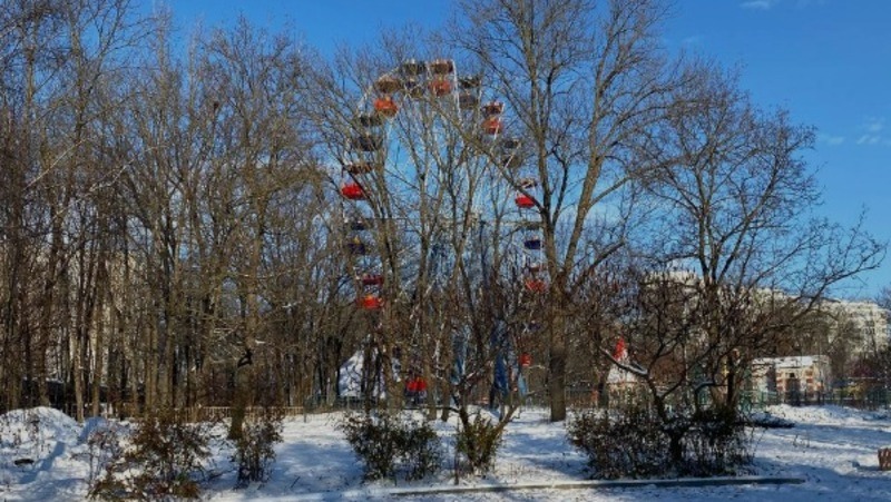 Колесо обозрения не поместилось в «обгрызенном» парке имени Ленина в Белгороде