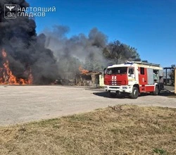 Горят машины и гараж: ВСУ атаковали село в Белгородской области