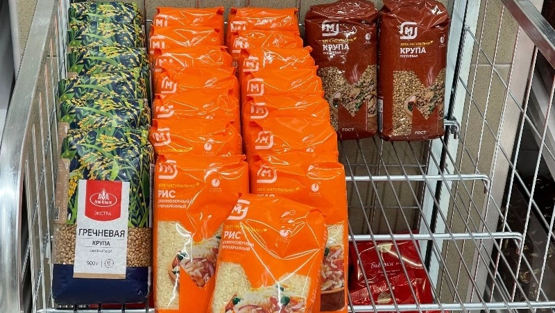 Вячеслав Гладков рассказал белгородцам, где выгодно покупать гречку