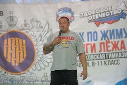 Известный тяжелоатлет Михаил Кокляев приехал в Белгород