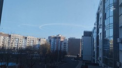 Замысловатые узоры после работы авиации увидели жители Белгорода в небе над городом