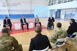 Гладков и ветераны СВО из Строителя обсудили развитие адаптивных видов спорта в Яковлевском округе 