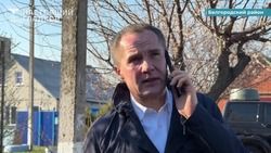 «Руки оторвать за такую крышу!»: Гладков раскритиковал работу по восстановлению домов в Октябрьском