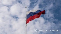 Торжественное поднятие российского триколора прошло в Белгороде в День флага России