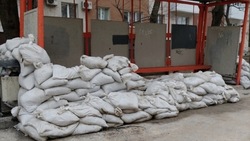 Укрепления из мешков с песком на остановках Белгорода заменят на блоки ФБС 